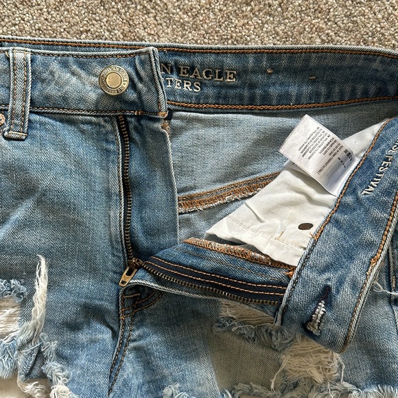 American Eagle Hi-Rise Festival Short - Picture 3 of 5